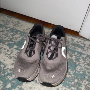 On Running Women’s Running Shoes